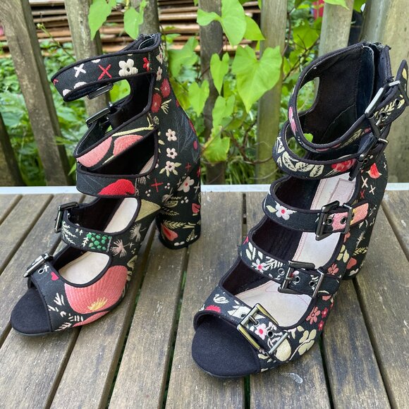 Topshop Robin Floral Embroidered Multi Strap Open Toe Cylinder Heel Shoe Sz. 7.5 - Picture 1 of 6